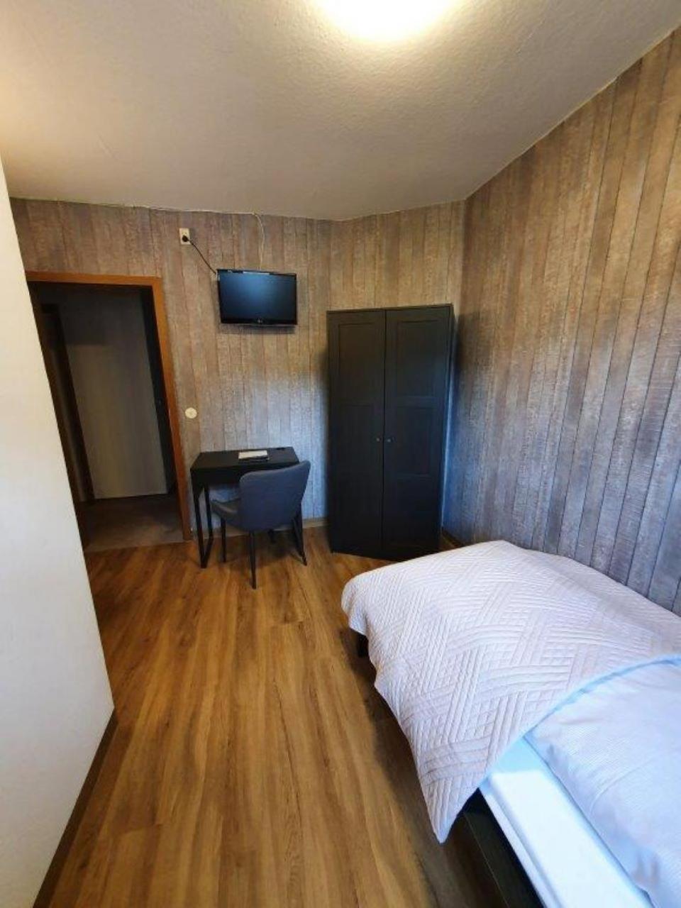 Single Room,1550404492:JPEG