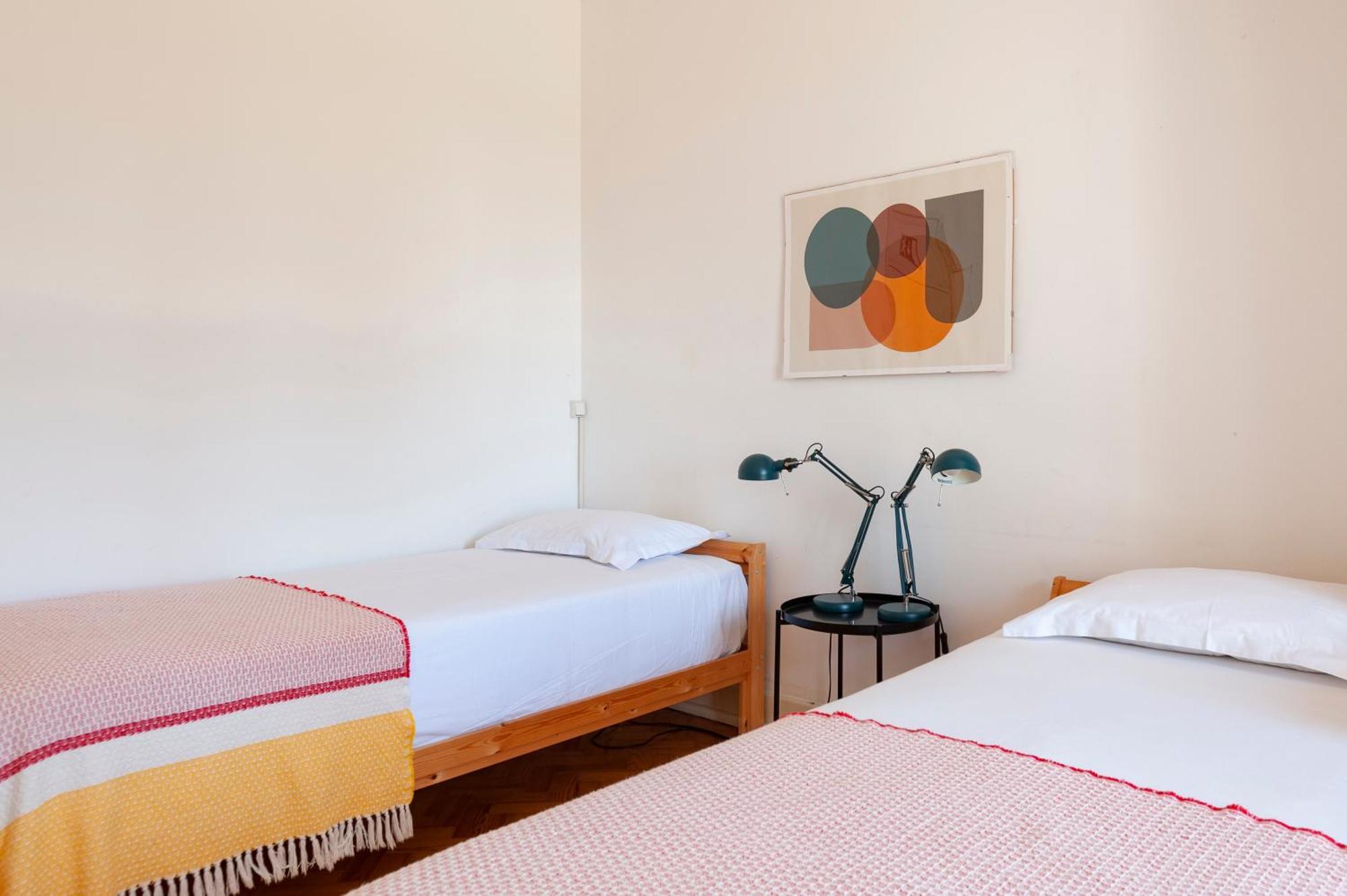 Twin Room with Shared Bathroom with Garden View,1554539503:JPEG