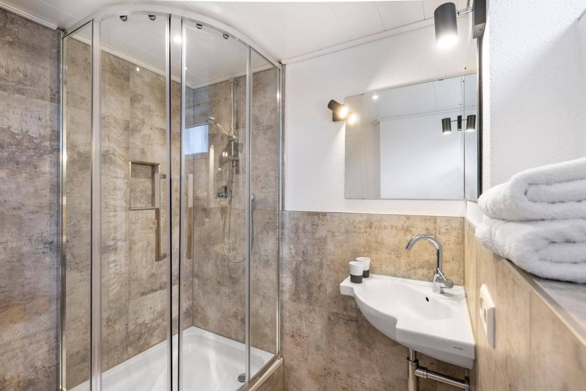 Double Room,1563423802:JPEG