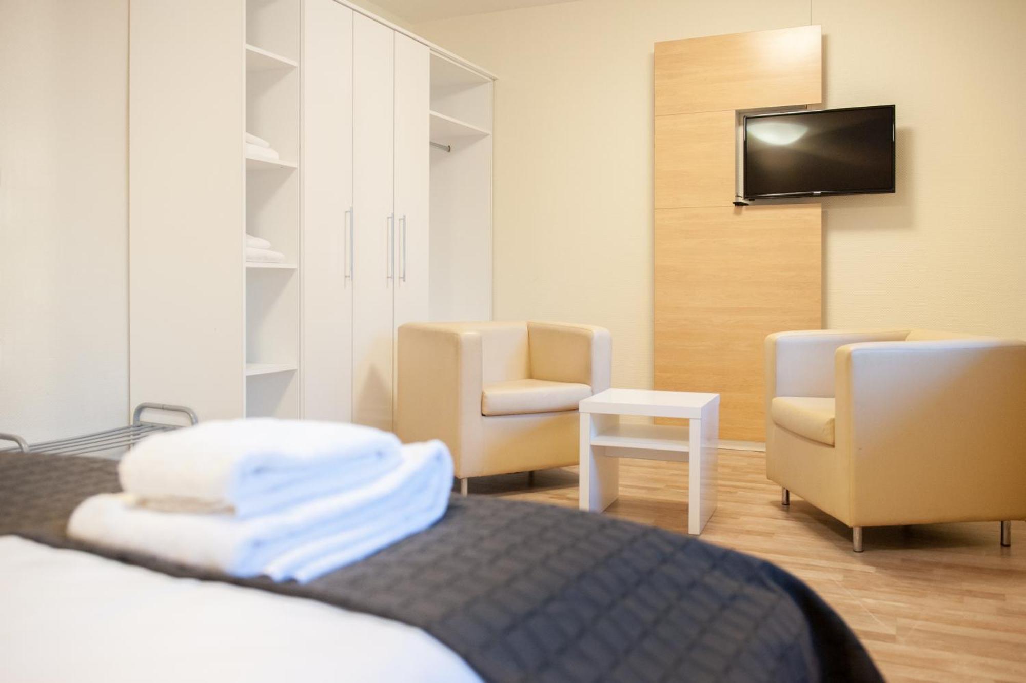 One-Bedroom Apartment,1269662695:JPEG