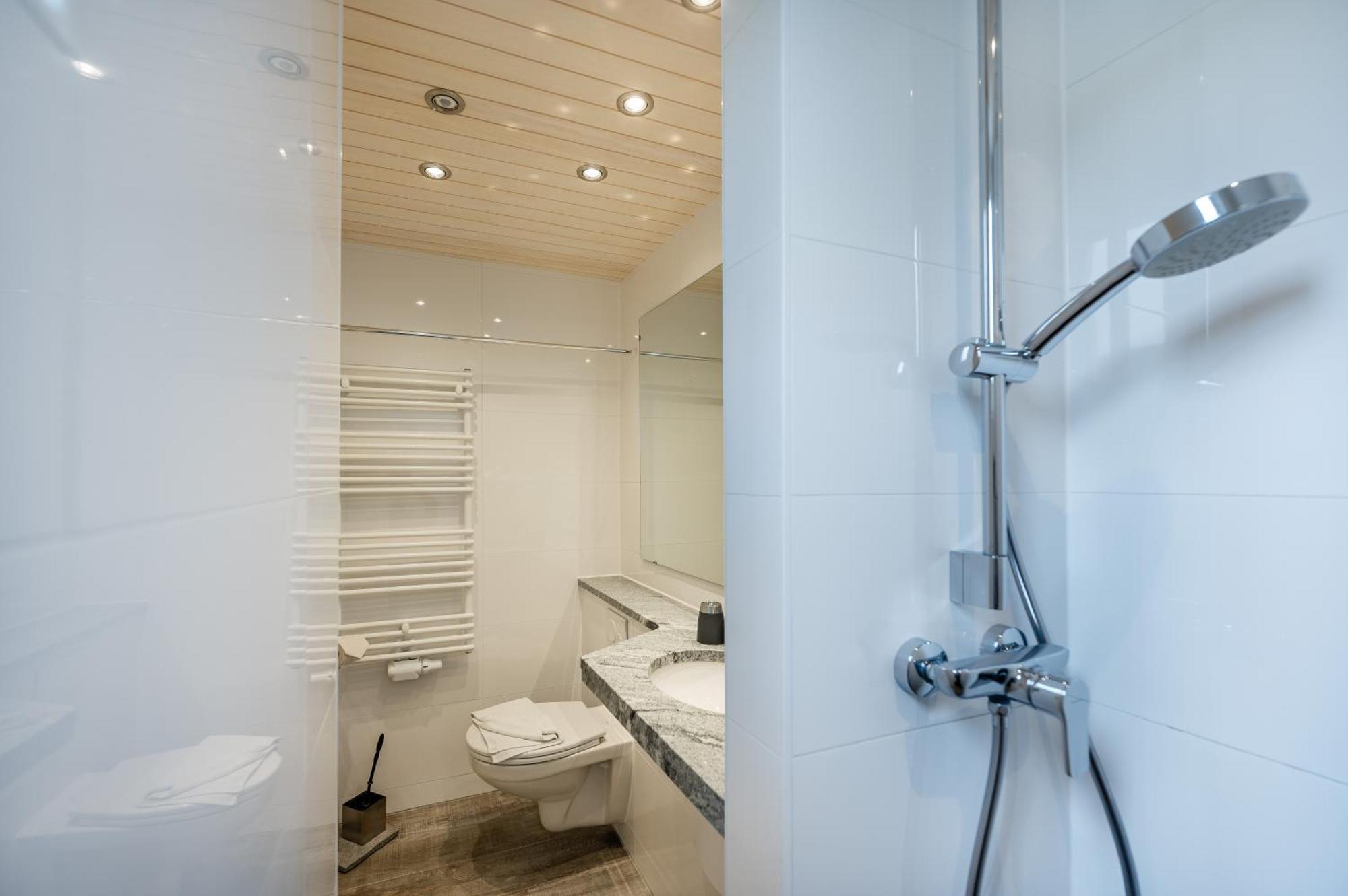 Apartment with View and Balcony,1586844823:JPEG