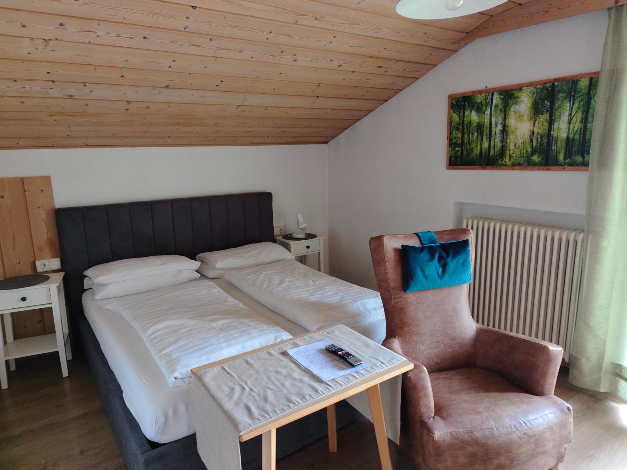 Dreibettzimmer mit Balkon