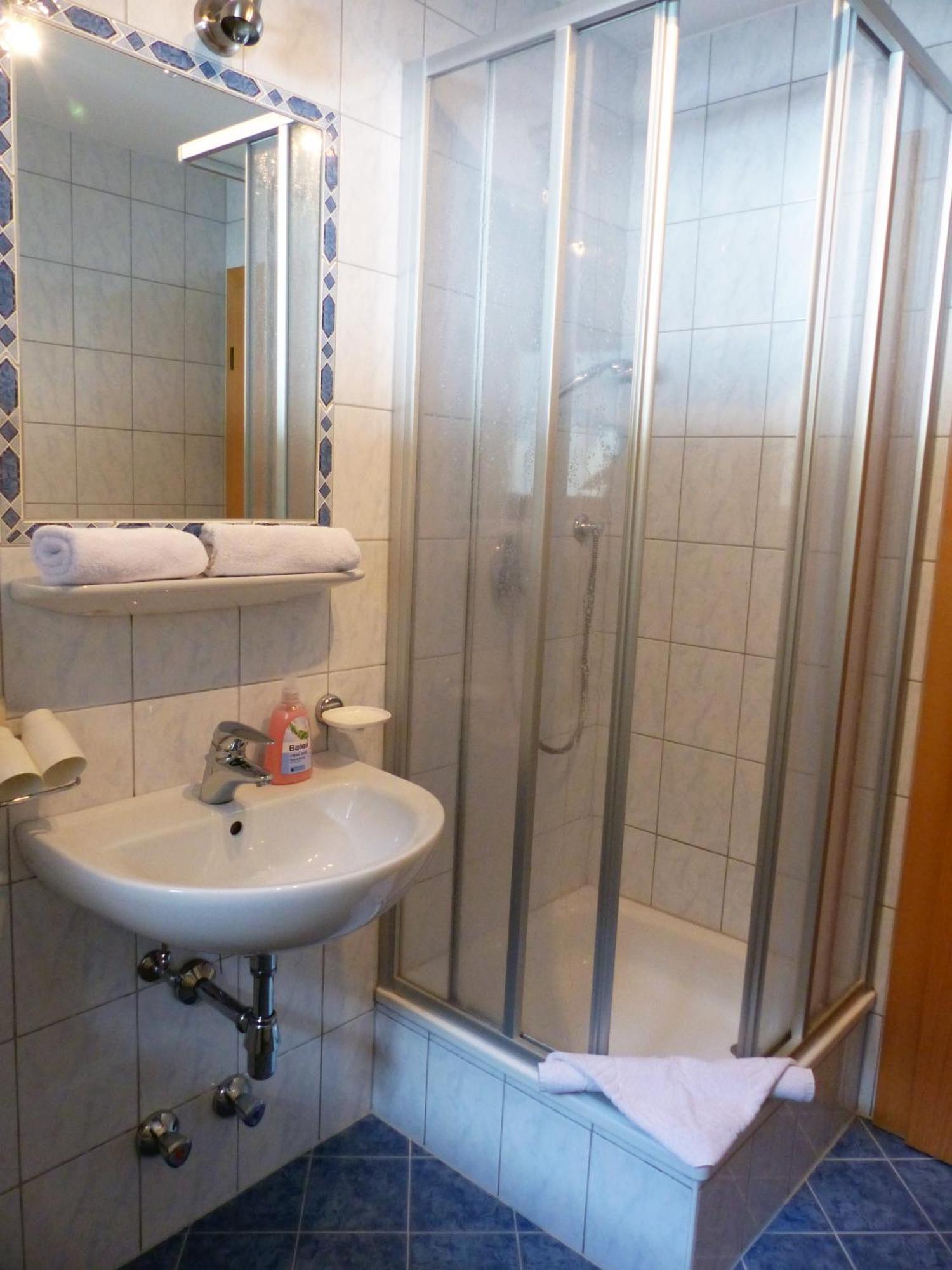 Doppelzimmer mit Balkon