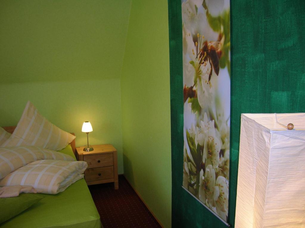 Single Room,1181839798:JPEG