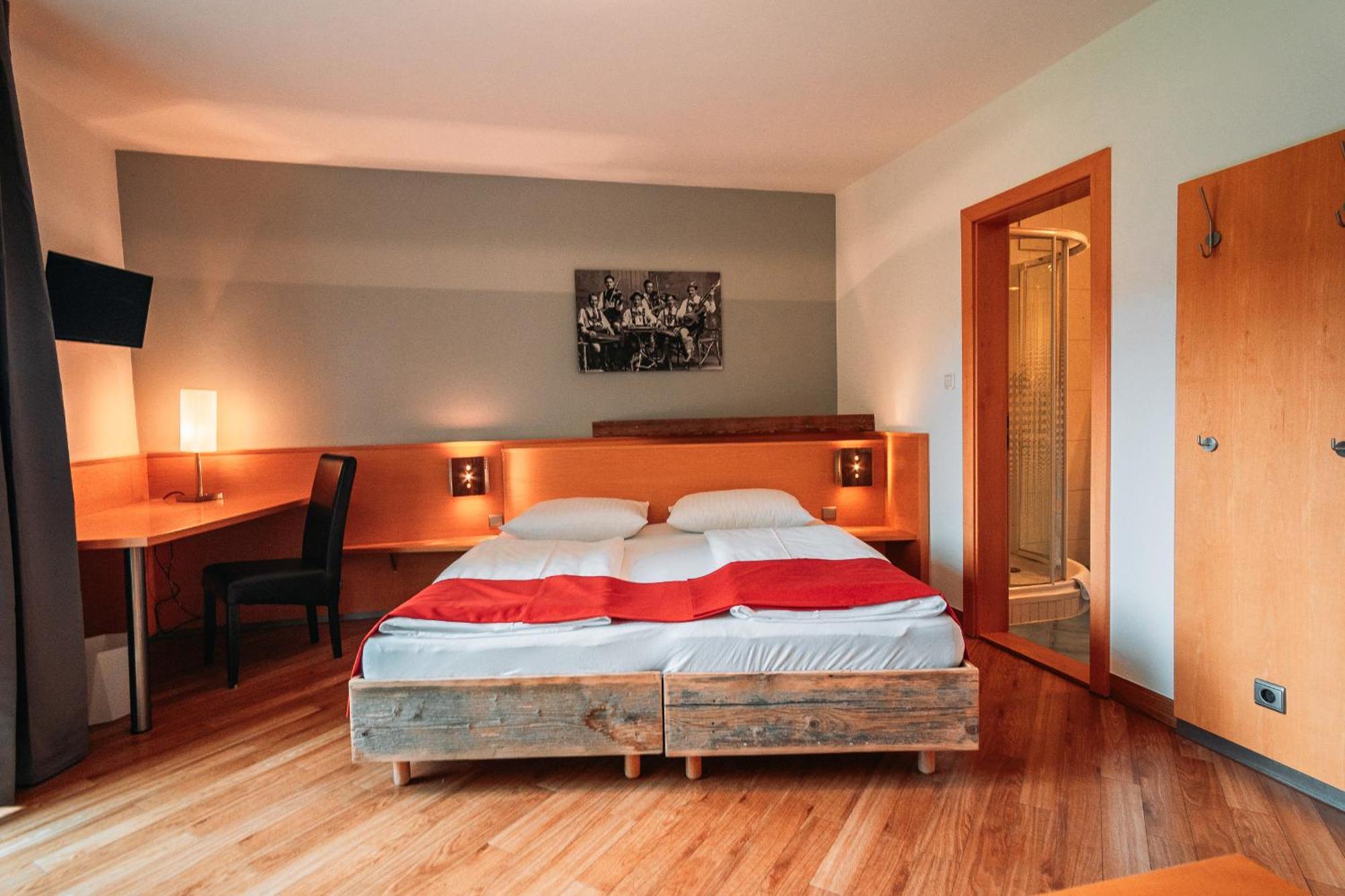 Double Room,1591072364:JPEG