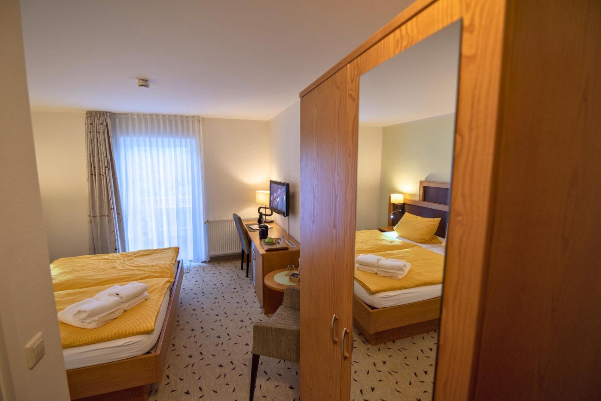 Double Room with Balcony,1596027302:JPEG