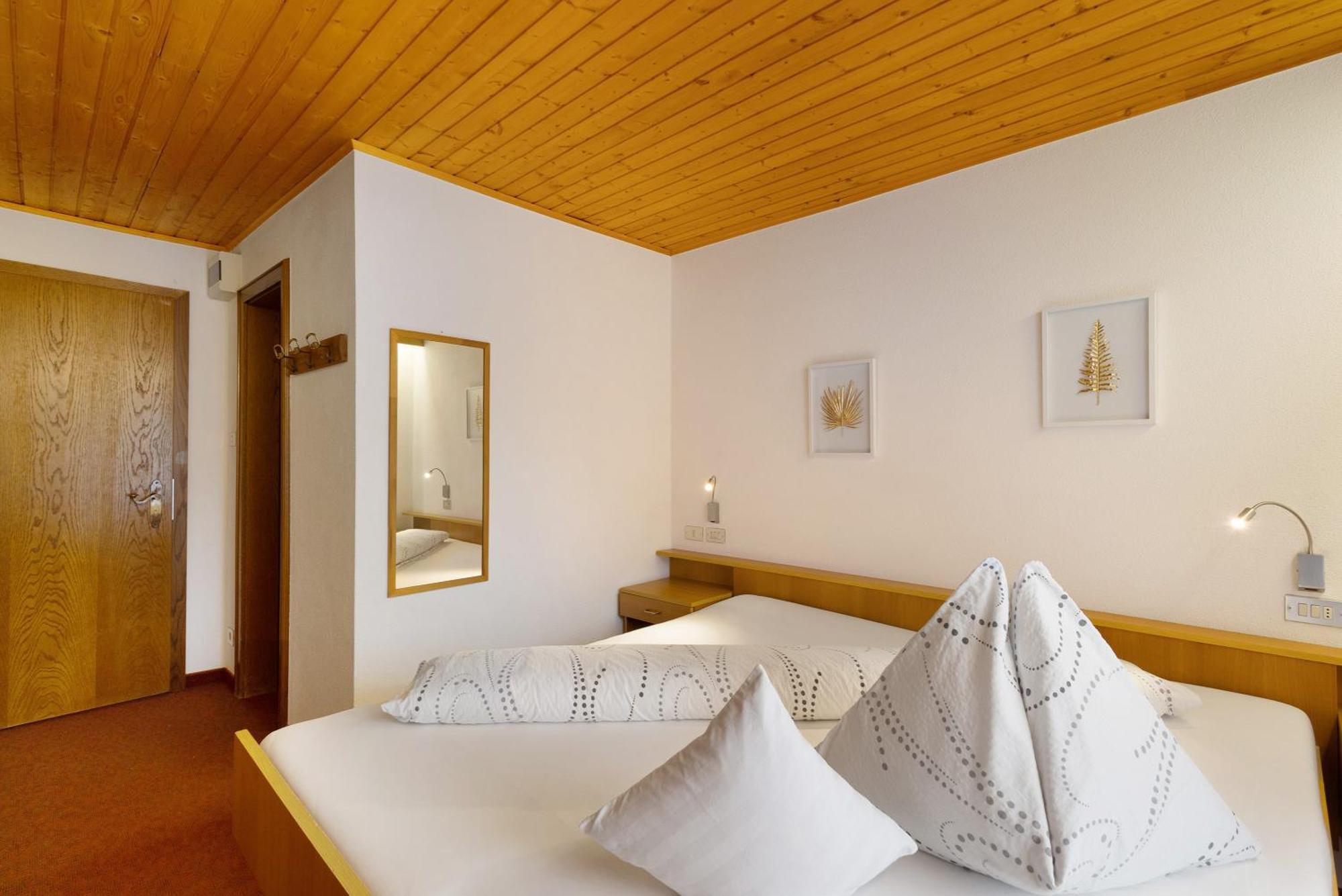 Double Room with Mountain View,1613623654:JPEG