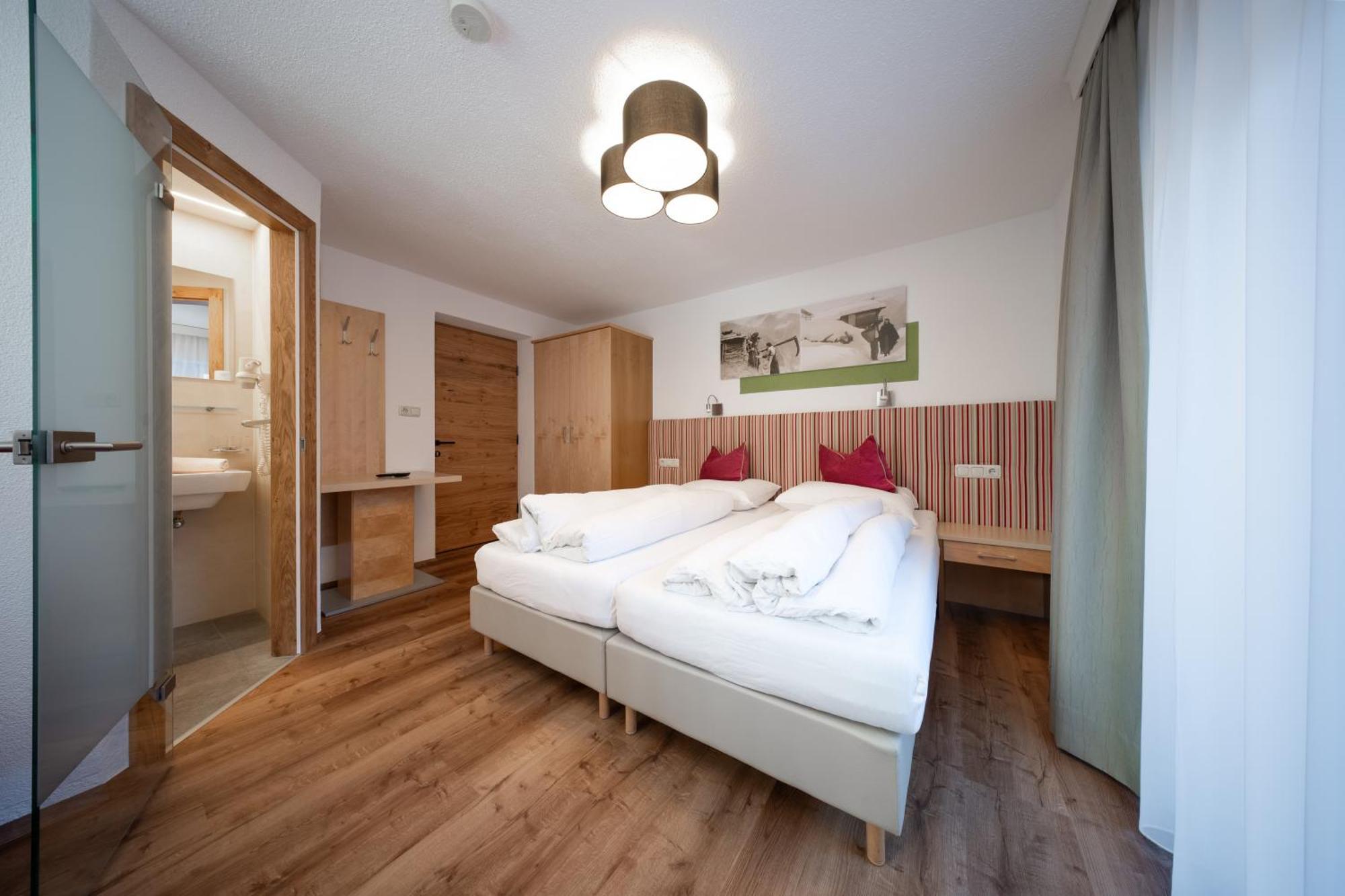 Triple Room with Mountain View,1622874341:JPEG