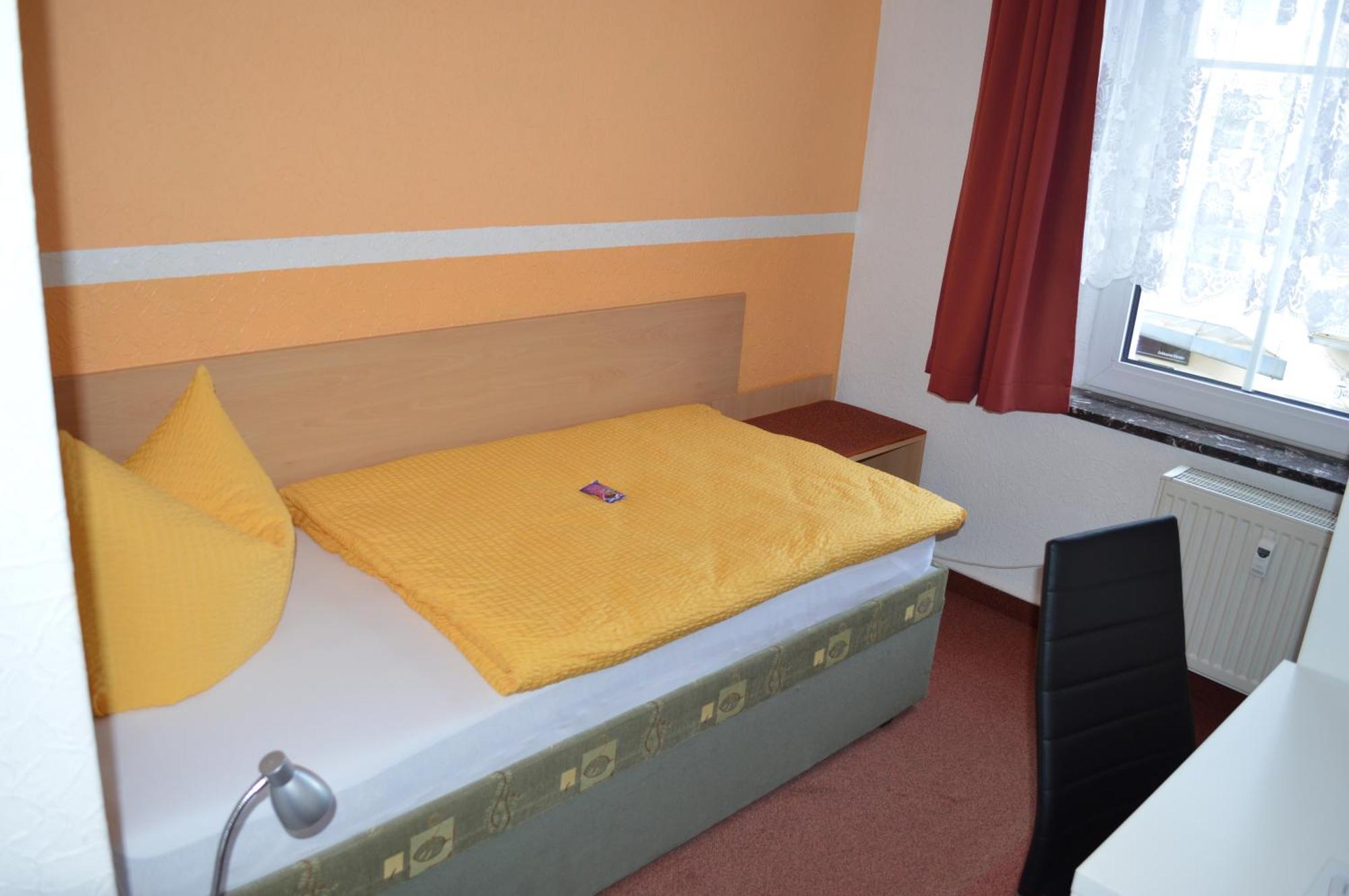 Standard Single Room,1639608807:JPEG