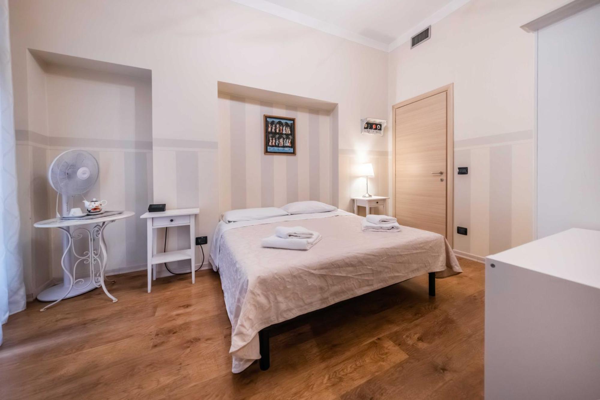 Double Room with Private Bathroom,1643772899:JPEG