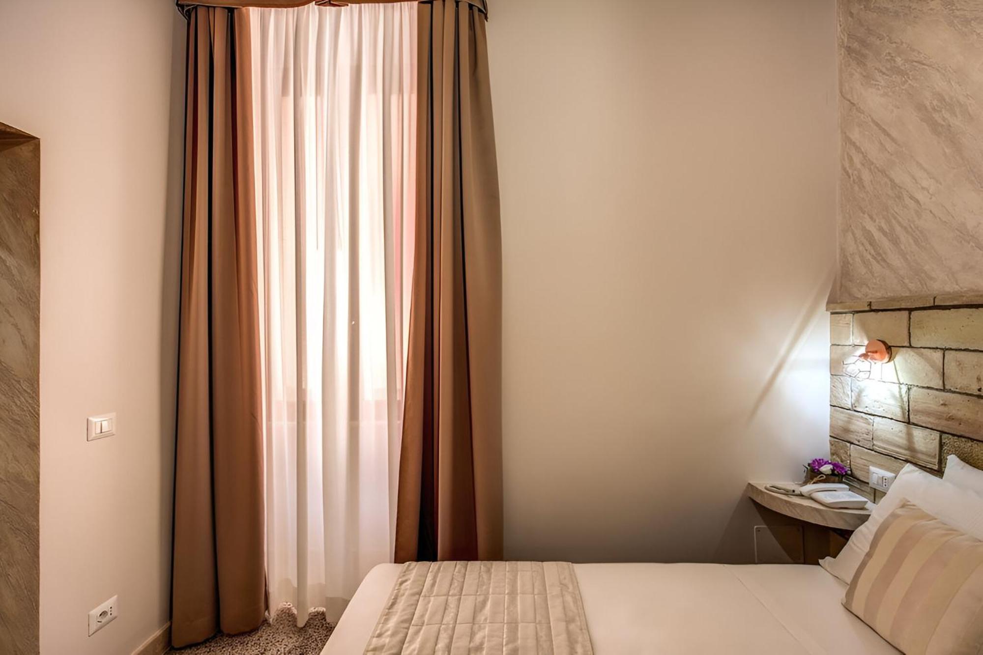 Deluxe Double Room,1647749503:JPEG