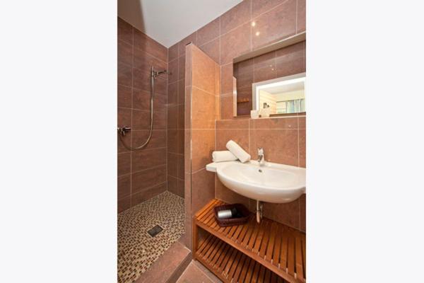 Apartment with Terrace,1649935838:JPEG