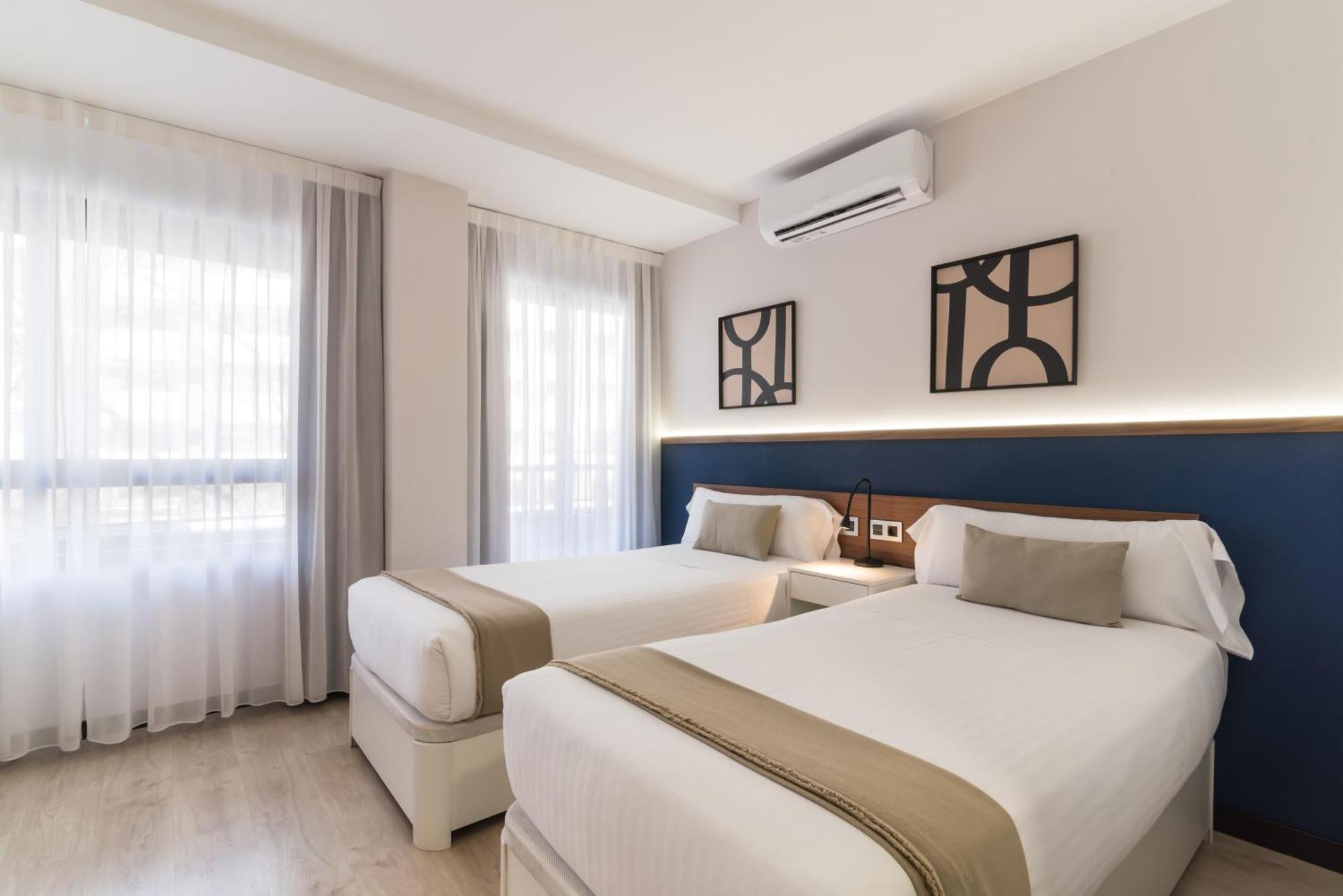 Deluxe Doppel-/Zweibettzimmer mit Balkon