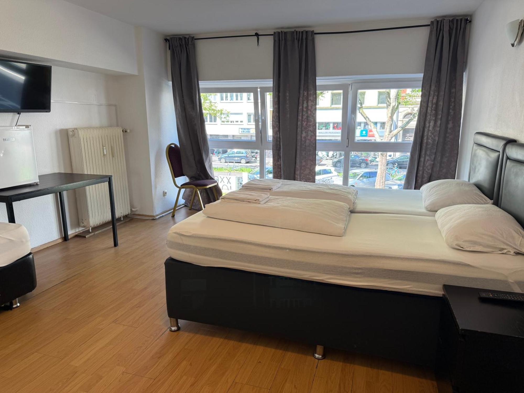 Comfort Triple Room with Shared Bathroom,1664672843:JPEG