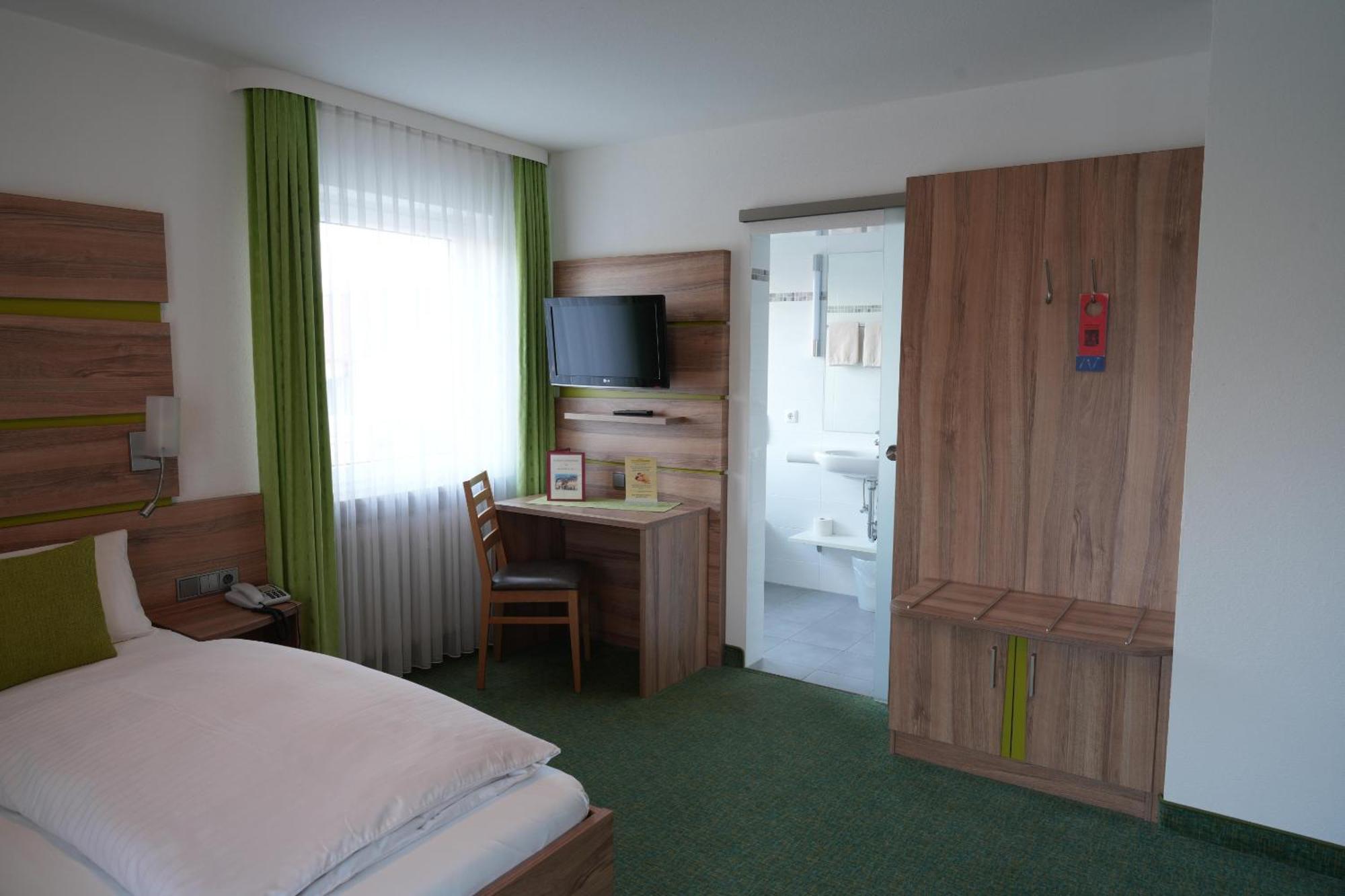 Doppelzimmer mit Balkon