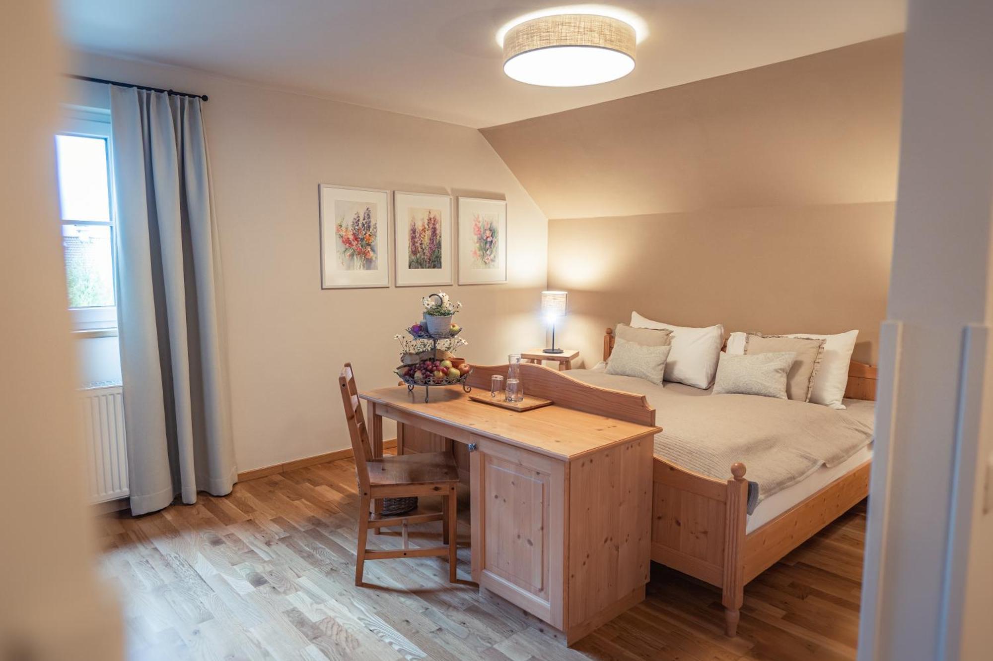 Family Room,1670704503:JPEG