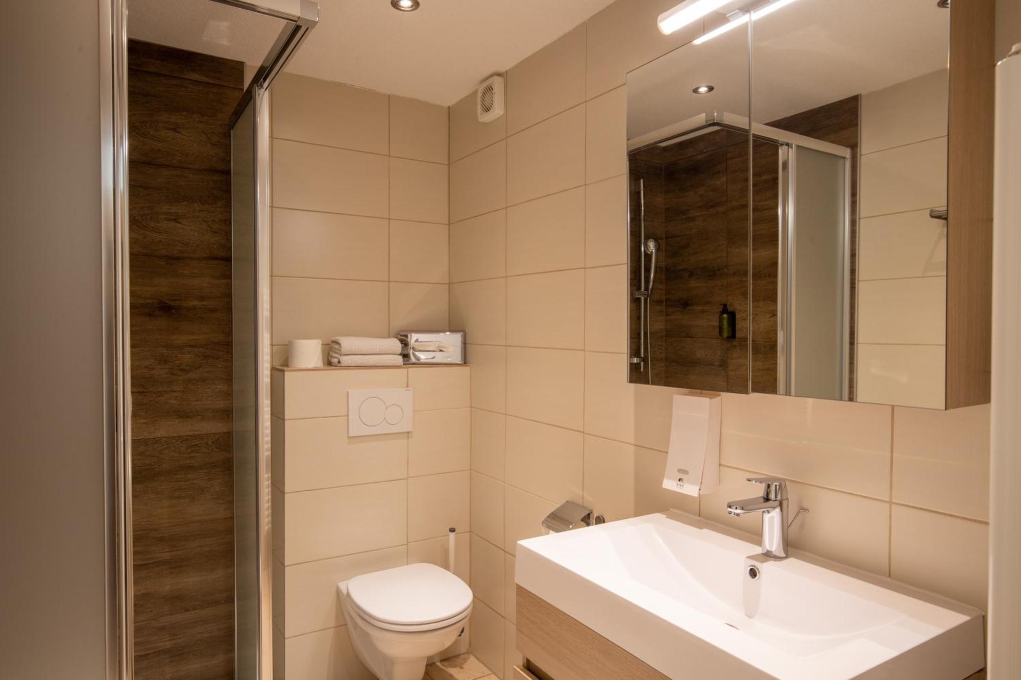 Budget Double Room,1678627093:JPEG