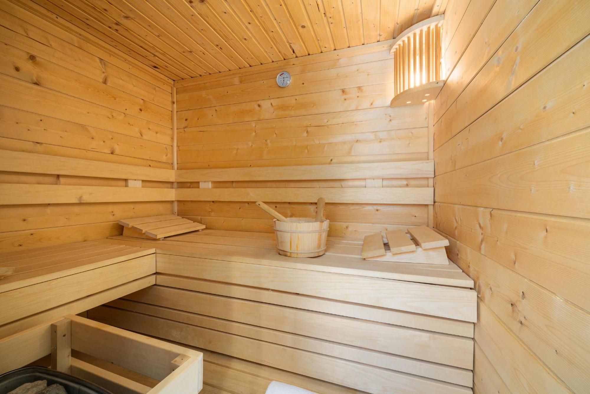 Deluxe Double Room,1686696635:JPEG