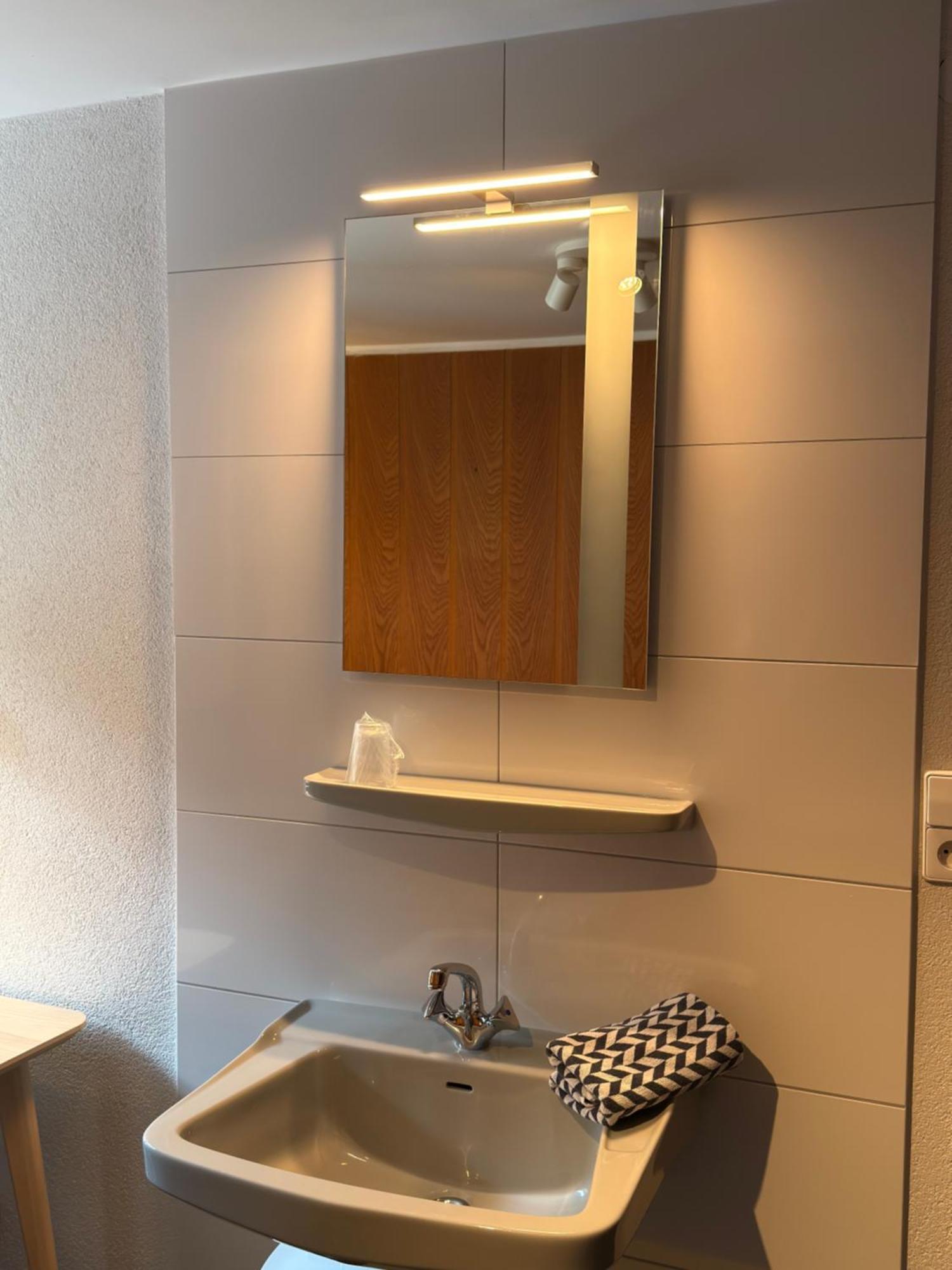 Single Room with Shared Shower and Toilet,1690962069:JPEG