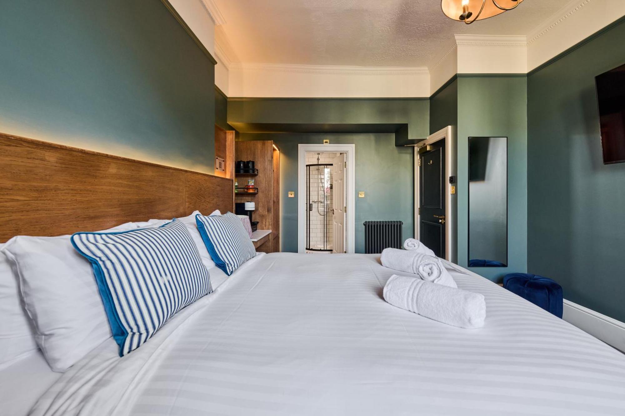 Large Double Room,1699144582:JPEG