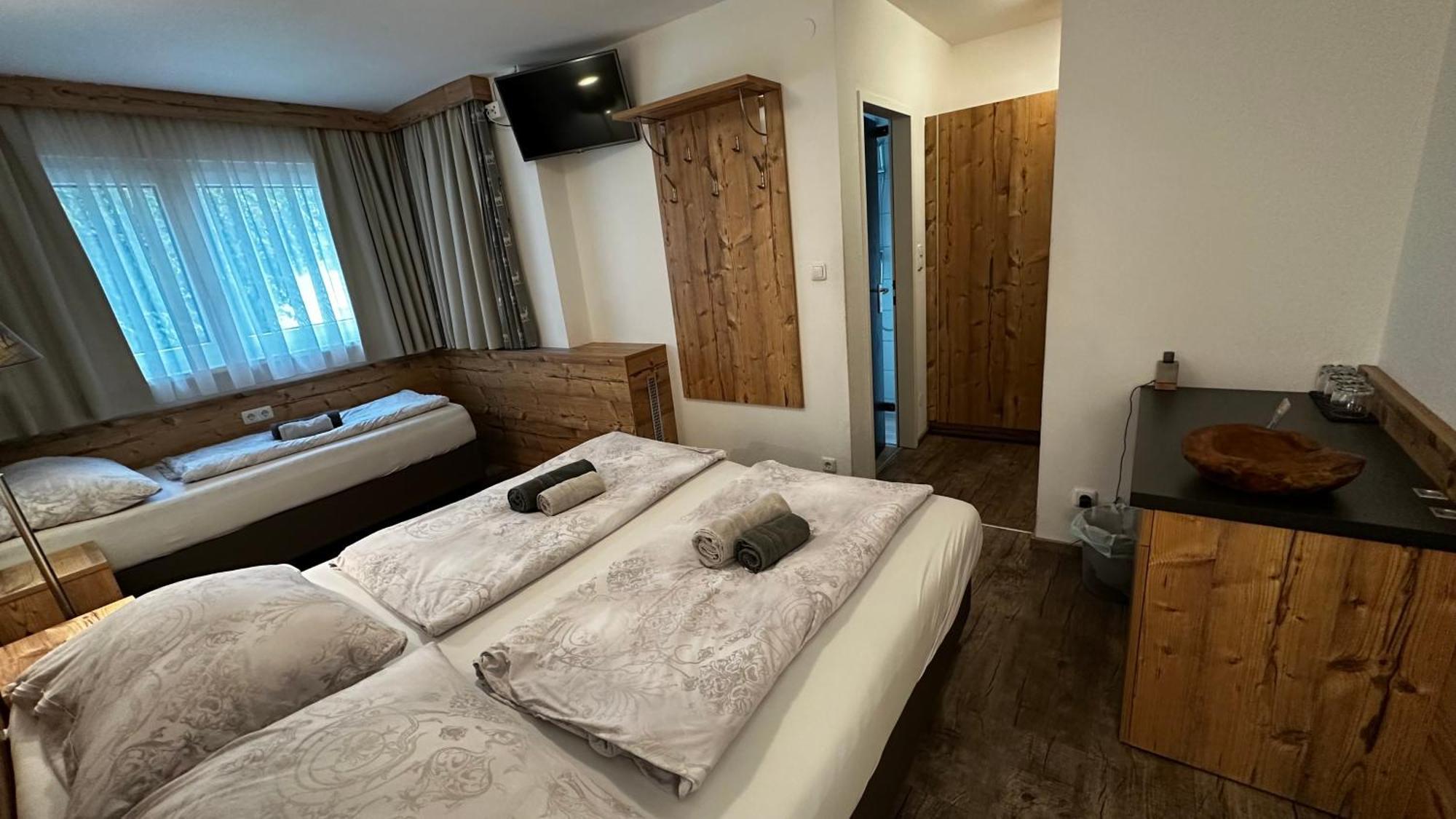 Triple Room,1758562482:JPEG