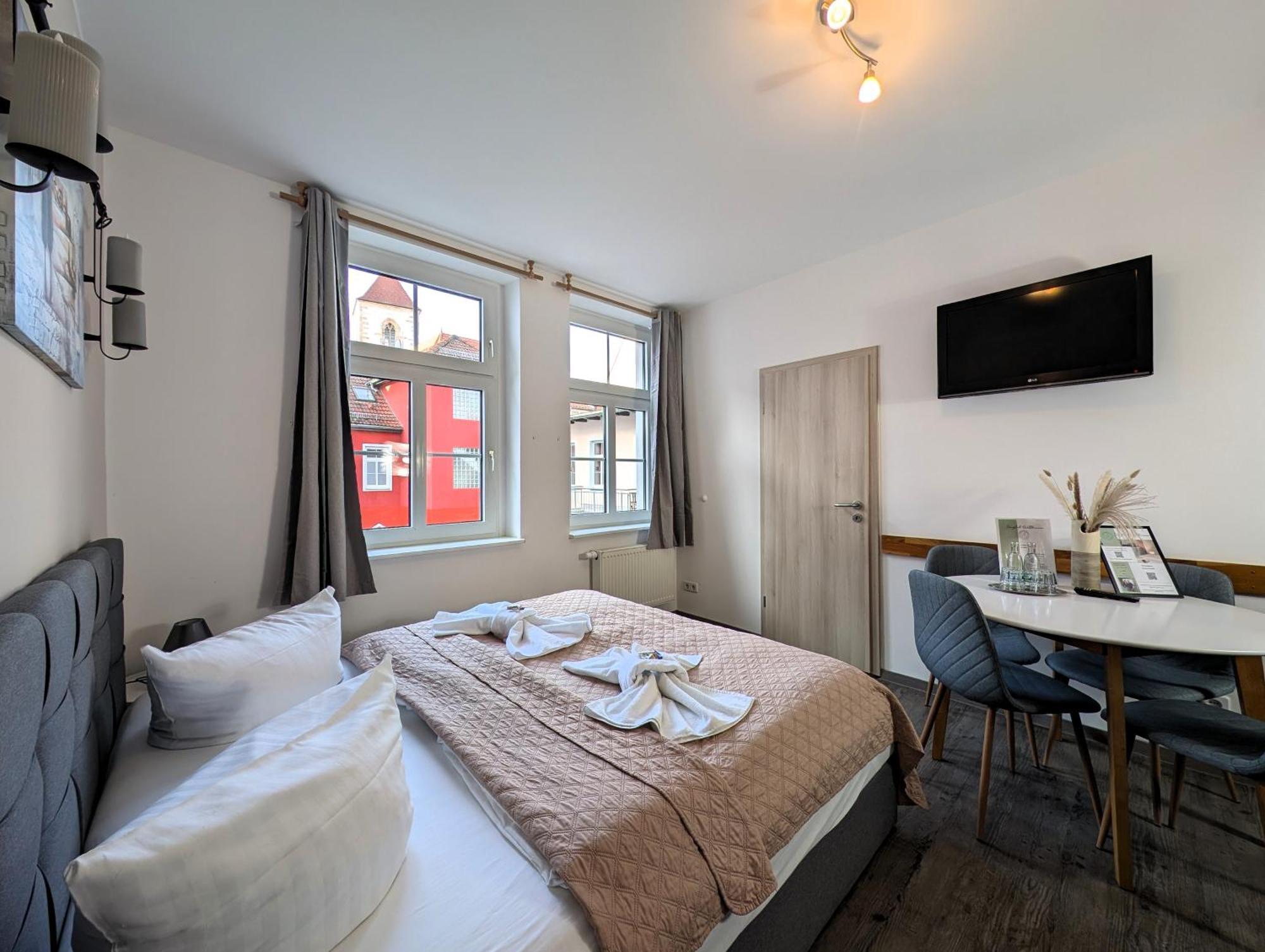 Superior Suite,1742775472:JPEG