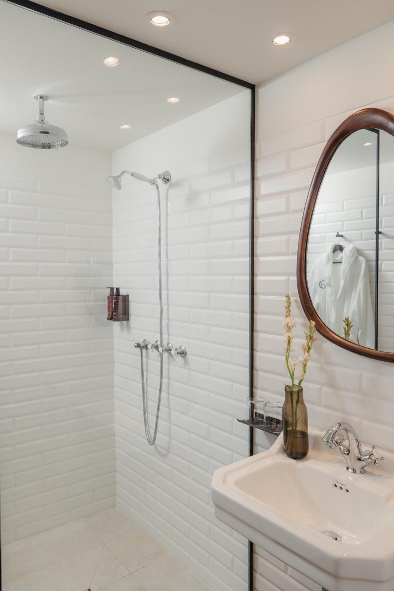 Executive King Suite with Free Parking,1743509547:JPEG