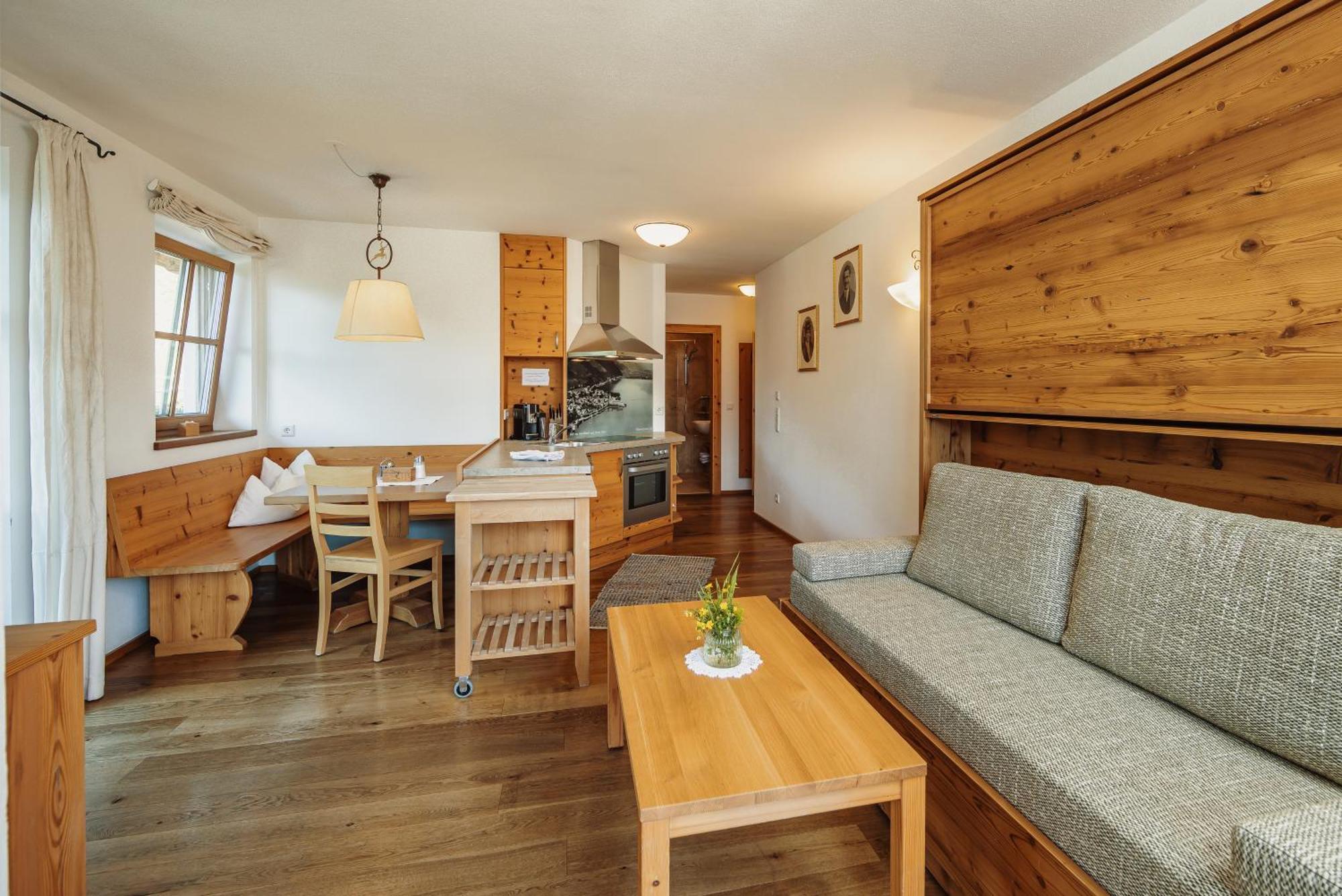 Apartment mit 1 Schlafzimmer, Balkon und Seeblick