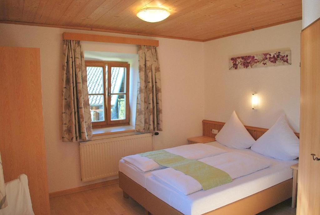 Standard Zweibettzimmer mit Bergblick