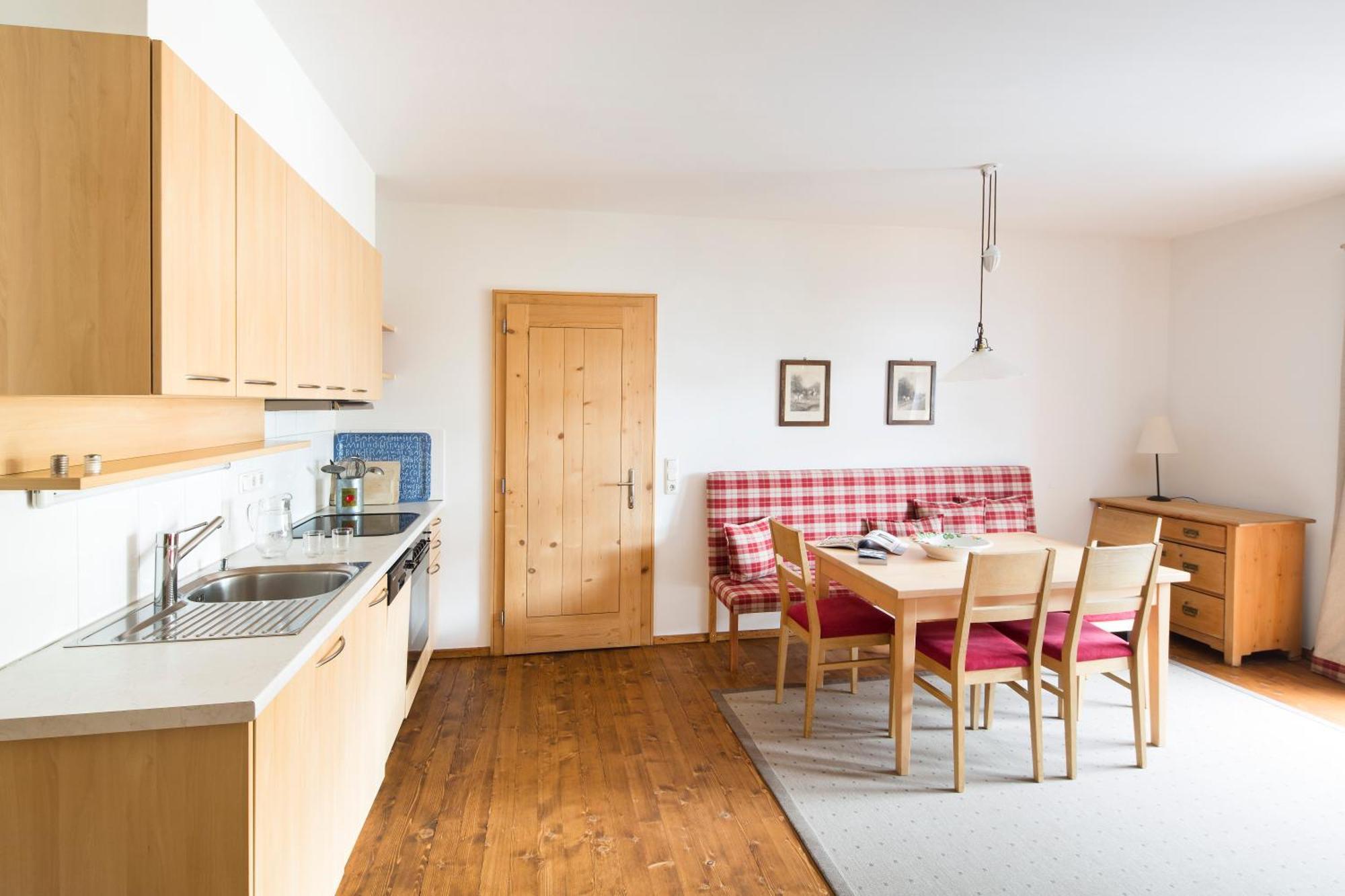 Two-Bedroom Apartment (6 Adults)