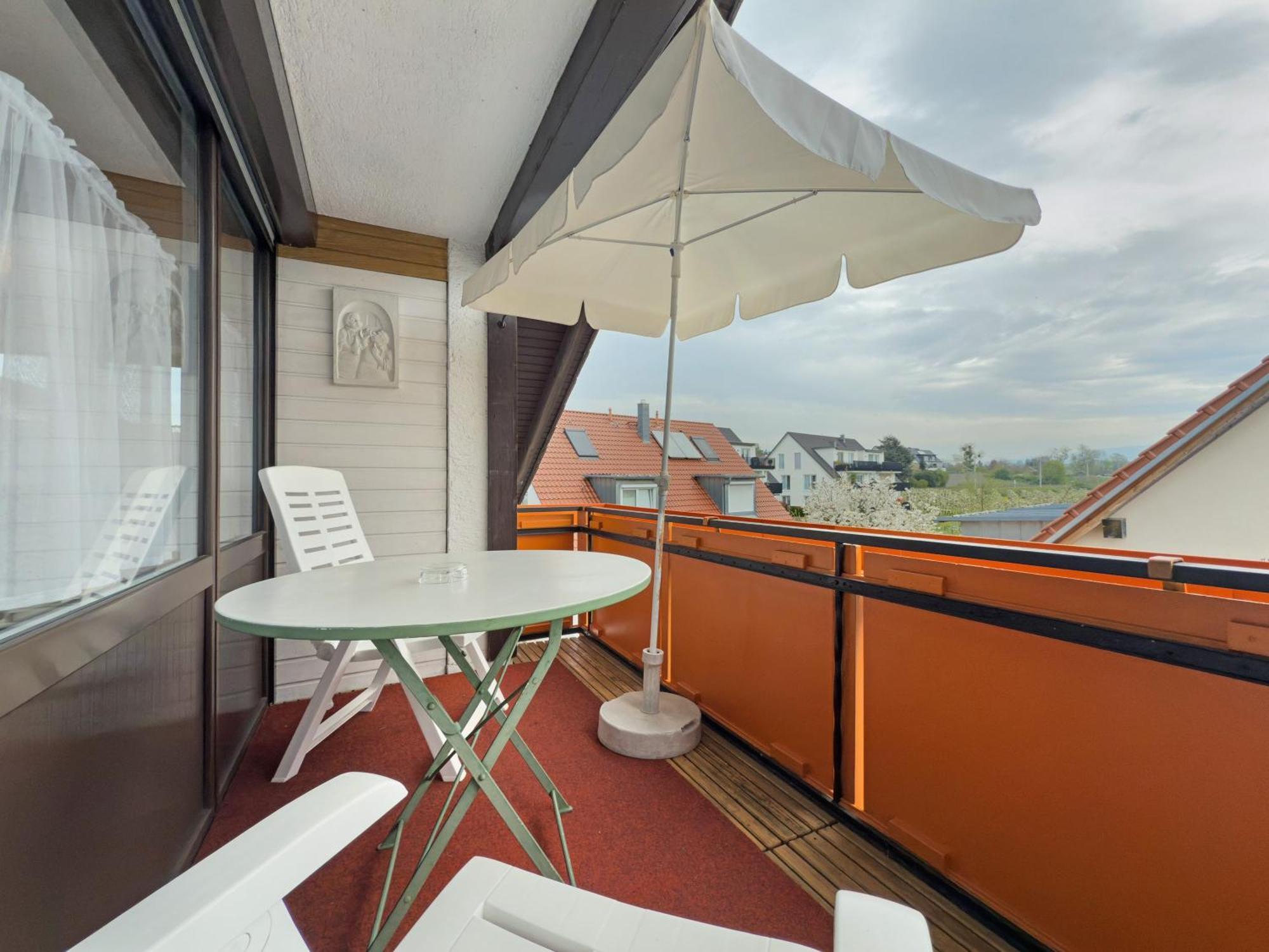 Dreibettzimmer mit Dusche