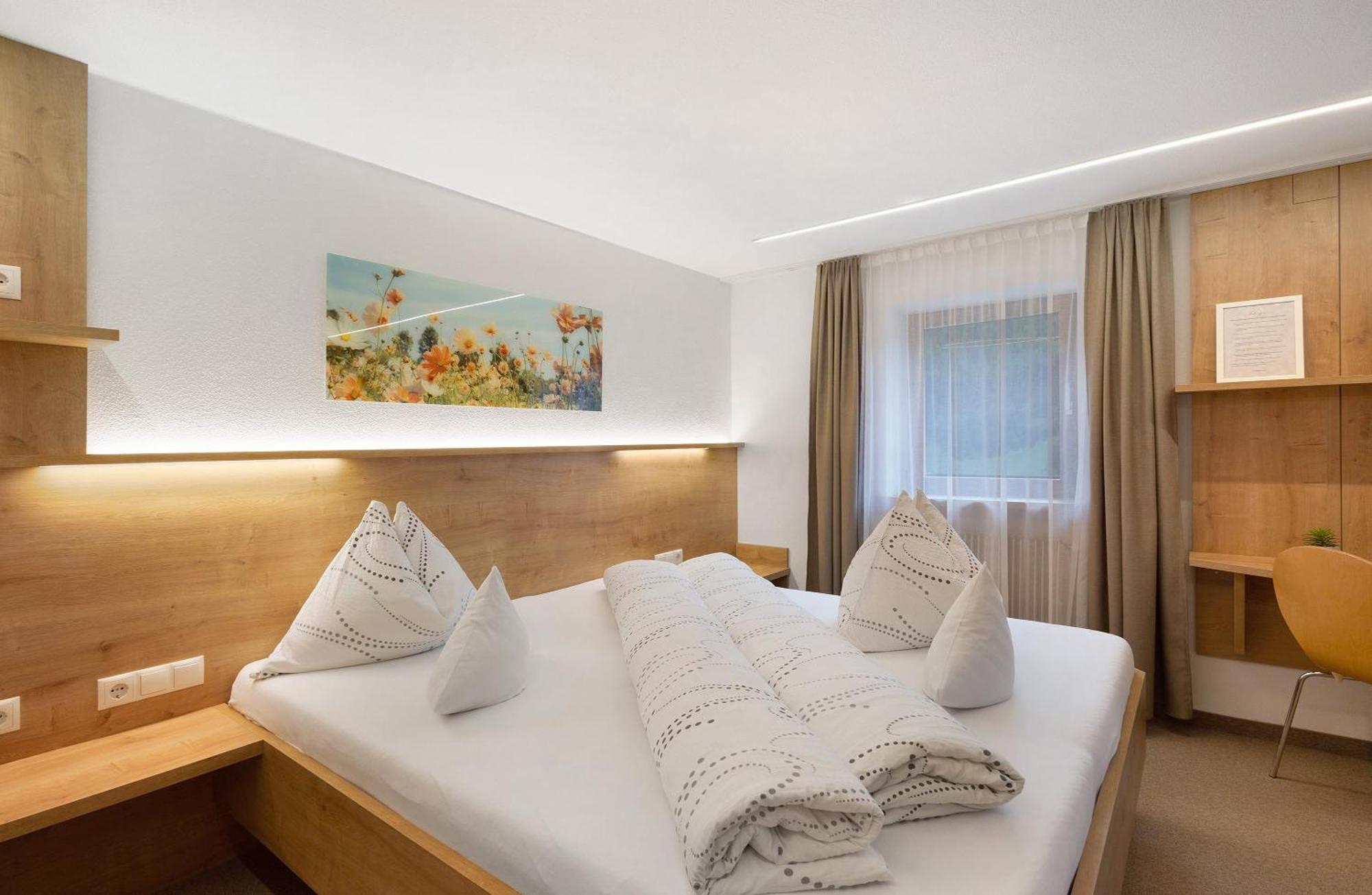 Vierbettzimmer mit Dusche