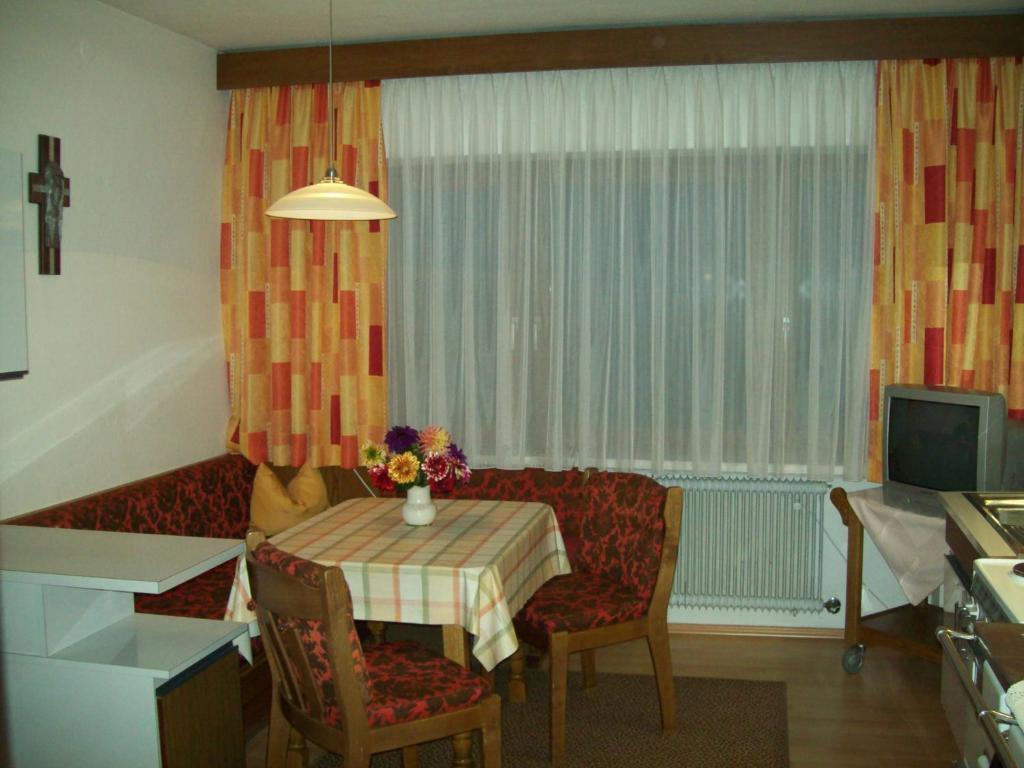 One-Bedroom Apartment,114597203:JPEG
