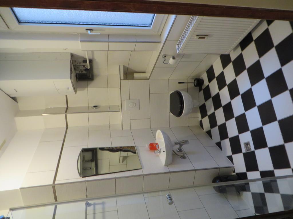 Single Room with Private External Bathroom,184768623:JPEG