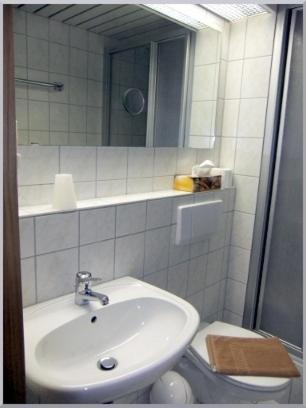 Single Room,778454184:JPEG