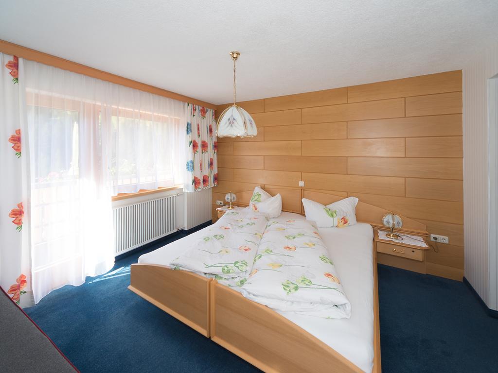 Doppelzimmer mit Balkon