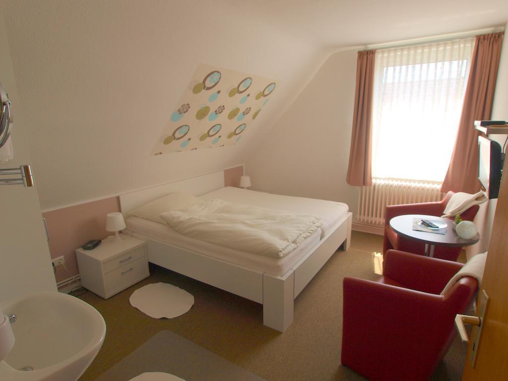 Single Room,968005984:JPEG
