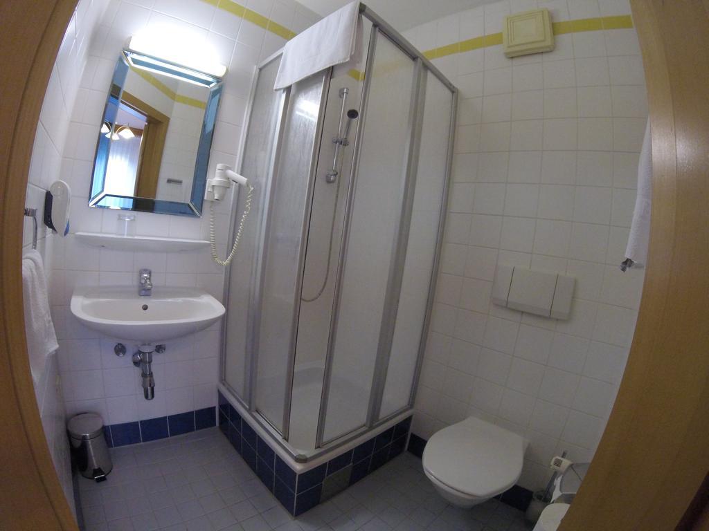 Single Room with Parking,191213827:JPEG