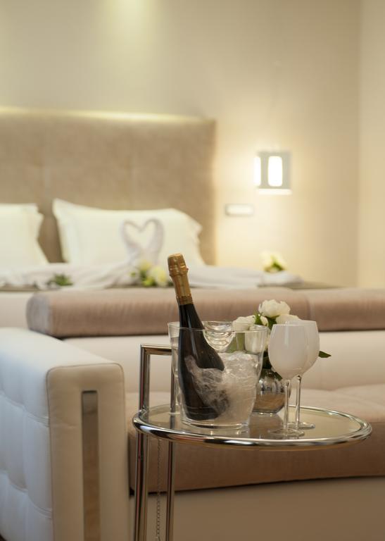 Suite with Sauna,663582075:JPEG