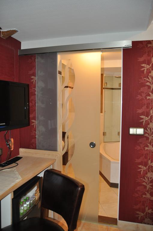 Large Single Room,205703200:JPEG