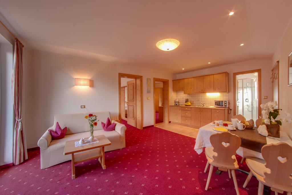 Two-Bedroom Apartment,213119099:JPEG