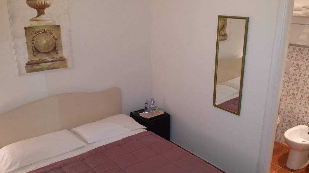 Single Room,823002263:JPEG