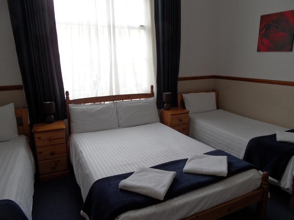 Family Room,700908247:JPEG