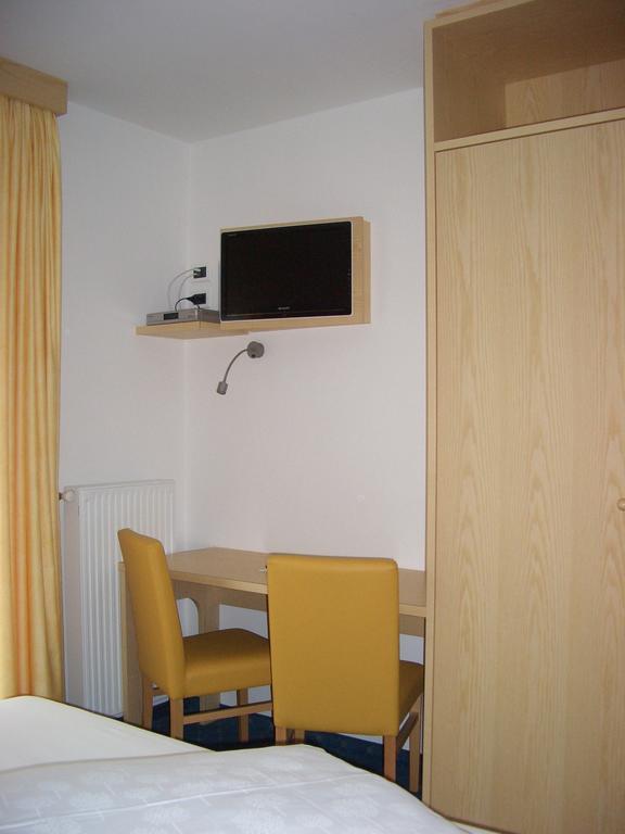 Einzelzimmer mit Balkon