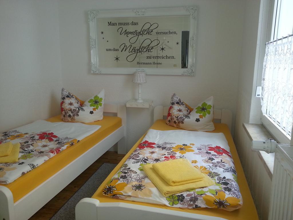 Zweibettzimmer mit Bad