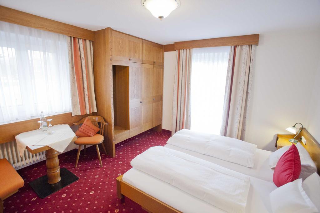 Doppelzimmer mit Gartenblick