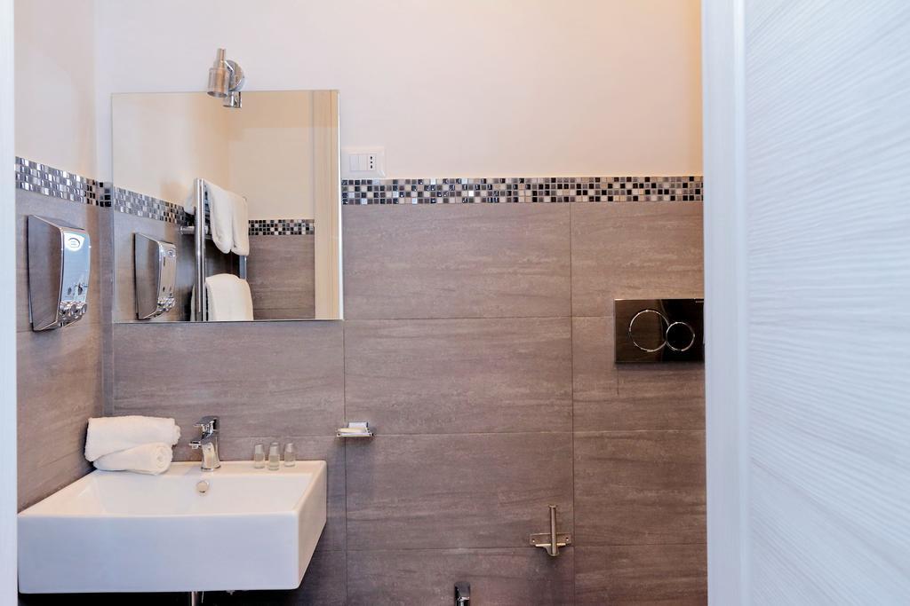 Deluxe Dreibettzimmer mit eigenem Bad