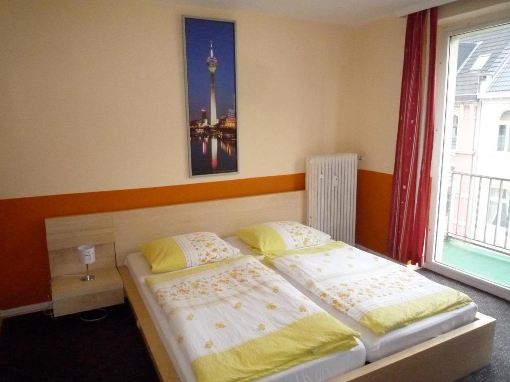 Double Room with Shared Bathroom,23349420:JPEG