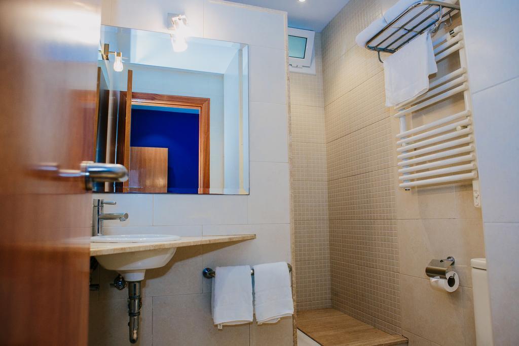 Double Room,978752641:JPEG