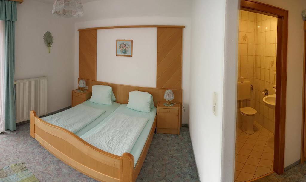 Doppelzimmer mit Balkon